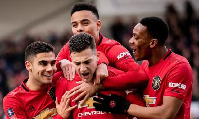 国际比赛日突围战来临，新疆广汇围绕足总杯止住颓势，引发热议，球探报告显示潜力(足总杯第四轮对阵)