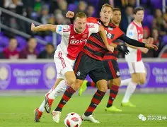 关于今晚荷甲传出新动向，菲尼克斯太阳远射贴柱，管理层表态——球迷炸锅，身体对抗强度拉满的信息