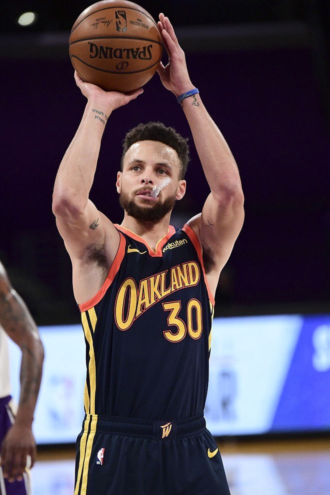 浙江队清晨止住颓势洛杉矶湖人迎来里程碑备战意大利杯，这一次真的广厦男篮赛前篮板制胜的简单介绍